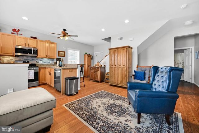 5 N VILLAGE CIR, Reinholds, PA 17569