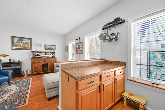 5 N VILLAGE CIR, Reinholds, PA 17569