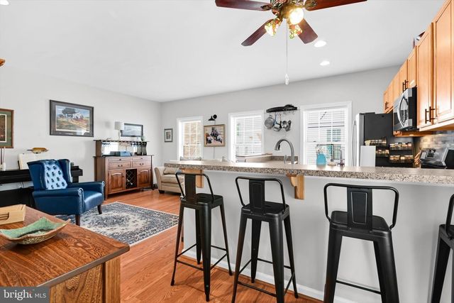 5 N VILLAGE CIR, Reinholds, PA 17569