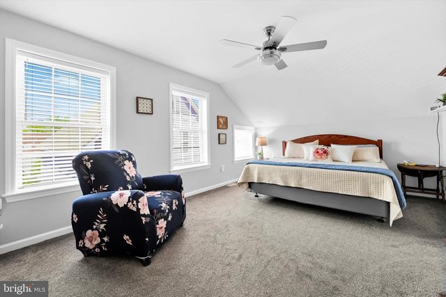5 N VILLAGE CIR, Reinholds, PA 17569
