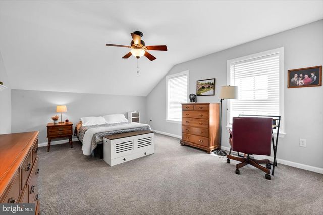 5 N VILLAGE CIR, Reinholds, PA 17569