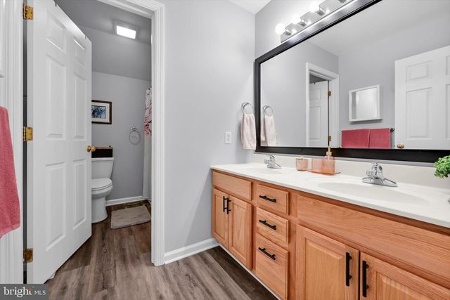 5 N VILLAGE CIR, Reinholds, PA 17569
