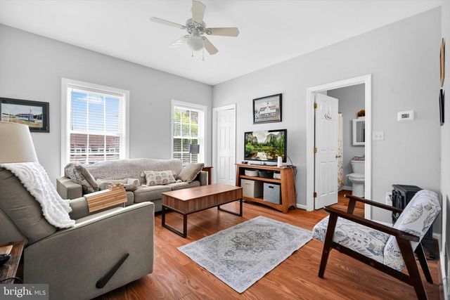 5 N VILLAGE CIR, Reinholds, PA 17569