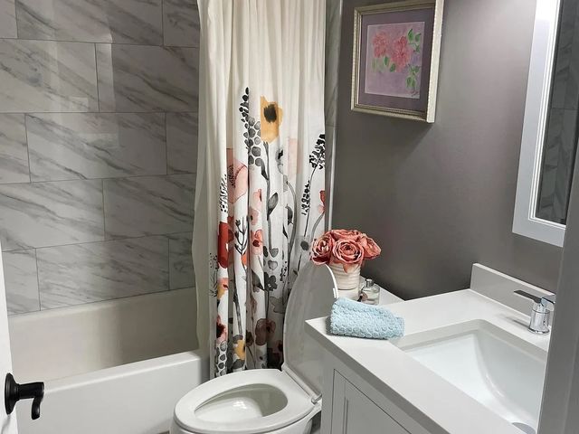 184 S Waters Edge Drive 201, Glendale Heights, IL 60139
