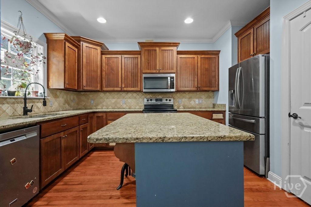 Image 13 of property listing at 20 Chaple Lane, Richmond Hill, GA 31324