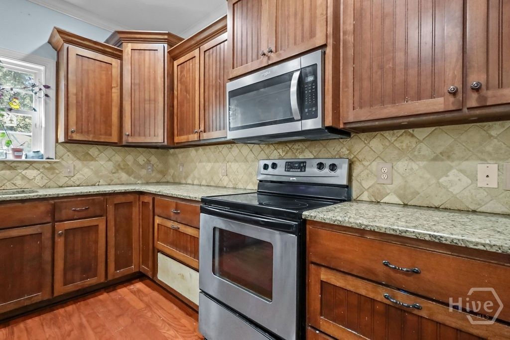 Image 16 of property listing at 20 Chaple Lane, Richmond Hill, GA 31324