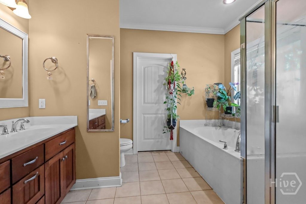 Image 24 of property listing at 20 Chaple Lane, Richmond Hill, GA 31324