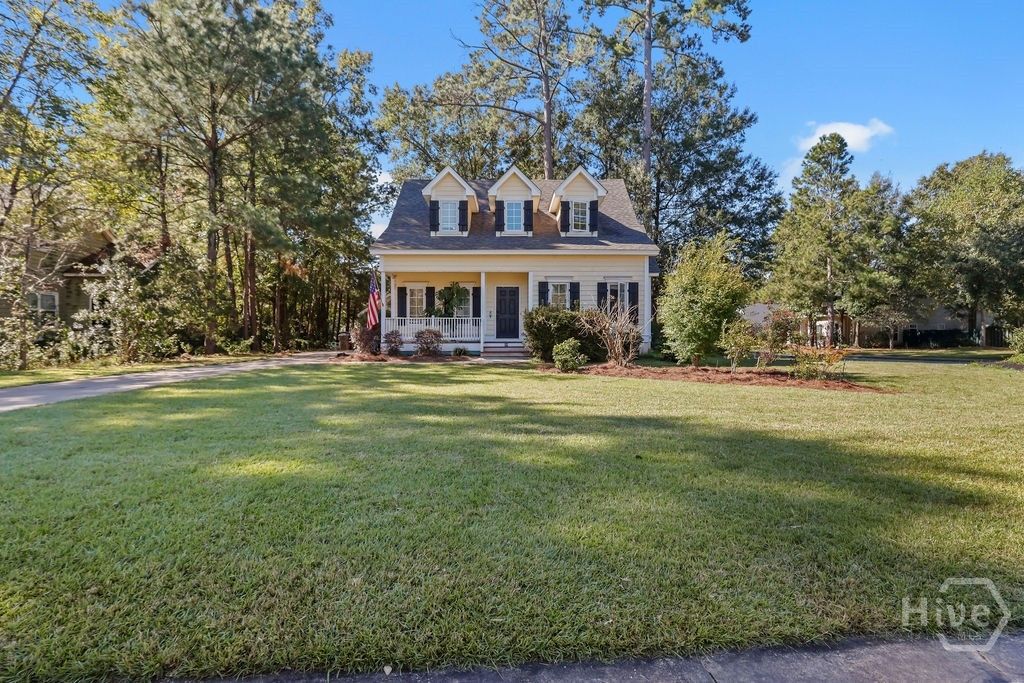 Image 3 of property listing at 20 Chaple Lane, Richmond Hill, GA 31324