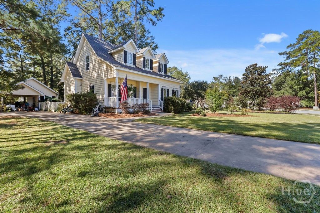 Image 4 of property listing at 20 Chaple Lane, Richmond Hill, GA 31324