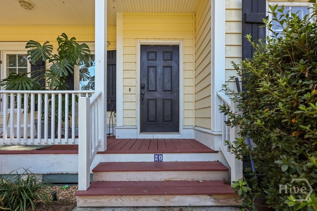 Image 6 of property listing at 20 Chaple Lane, Richmond Hill, GA 31324
