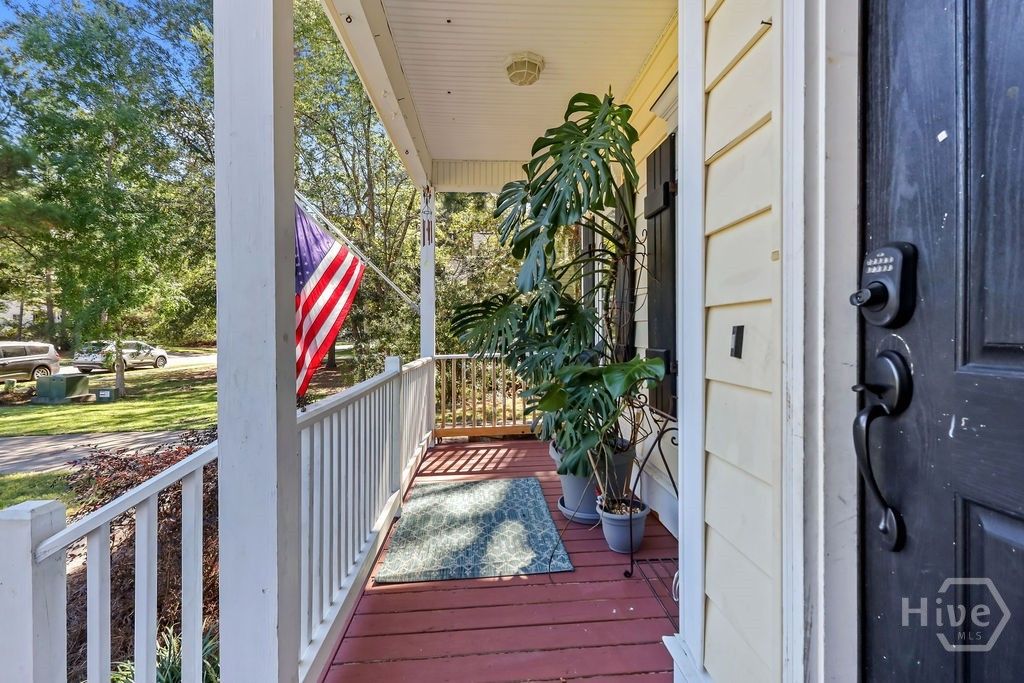 Image 7 of property listing at 20 Chaple Lane, Richmond Hill, GA 31324