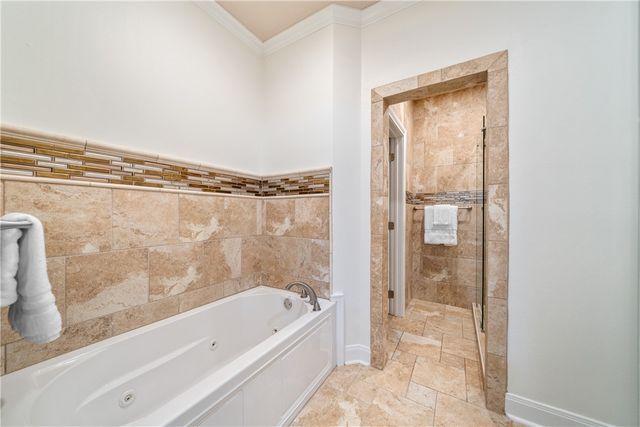 92 Lake Shore Dr, Corpus Christi, TX 78413