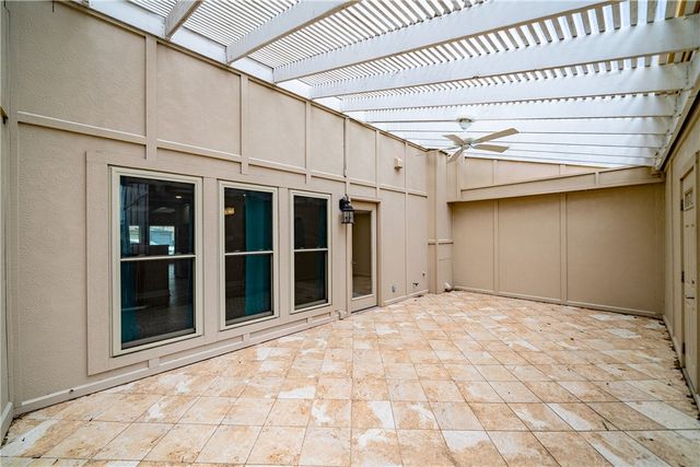 92 Lake Shore Dr, Corpus Christi, TX 78413