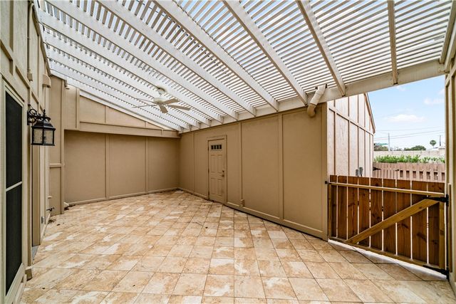 92 Lake Shore Dr, Corpus Christi, TX 78413