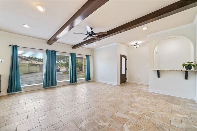 92 Lake Shore Dr, Corpus Christi, TX 78413