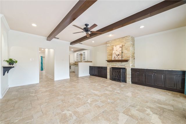 92 Lake Shore Dr, Corpus Christi, TX 78413