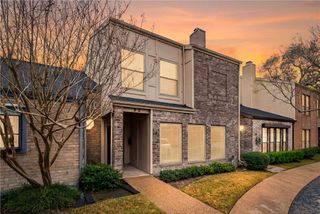 92 Lake Shore Dr, Corpus Christi, TX 78413