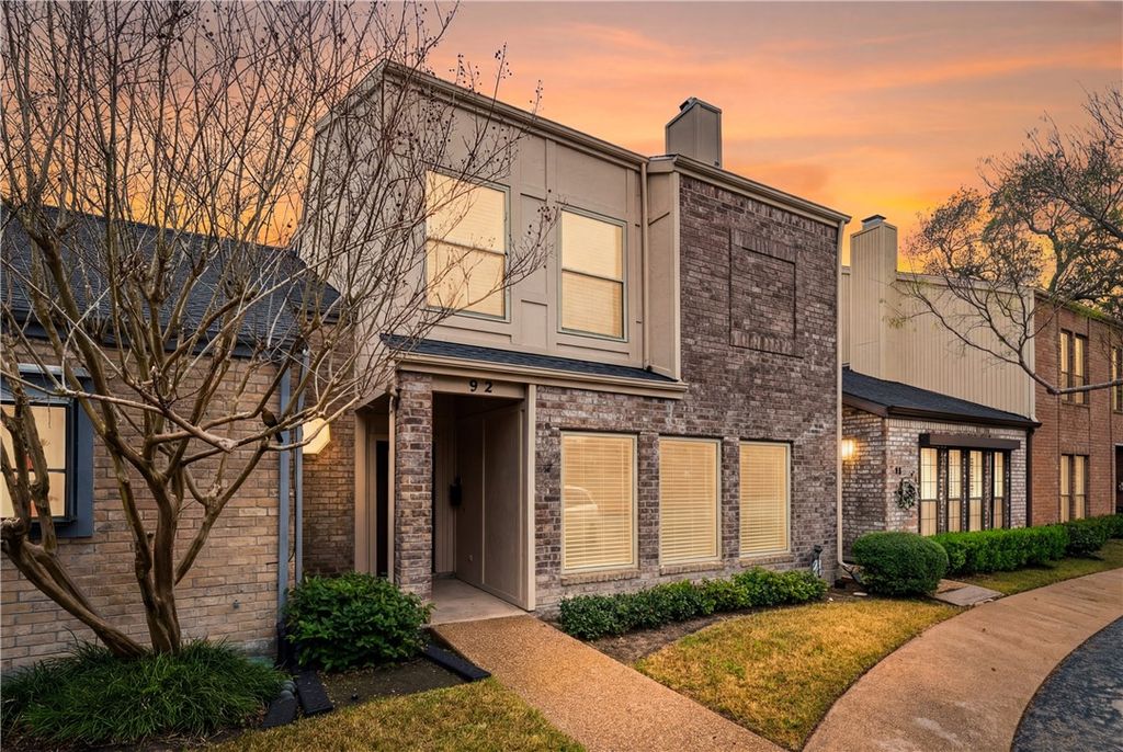 92 Lake Shore Dr, Corpus Christi, TX 78413