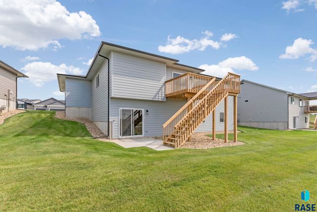 1721 N CONCORD Dr Drive, Sioux Falls, SD 57110