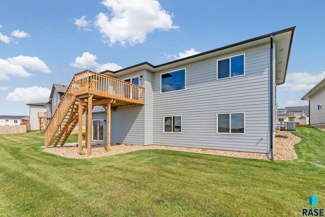 1721 N CONCORD Dr Drive, Sioux Falls, SD 57110