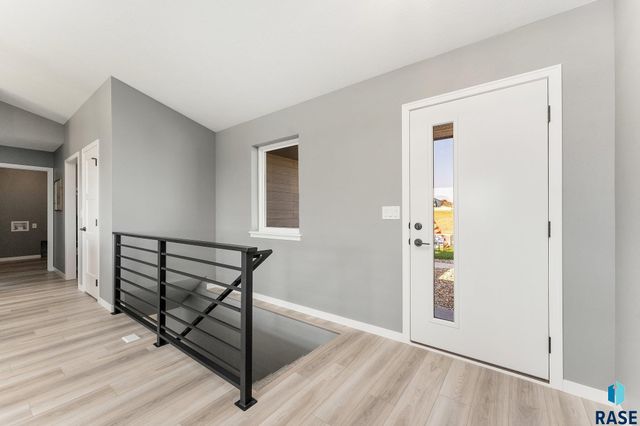 1721 N CONCORD Dr, Sioux Falls, SD 57110