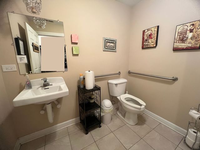 10016 S Roberts Road 1-South, Palos Hills, IL 60465