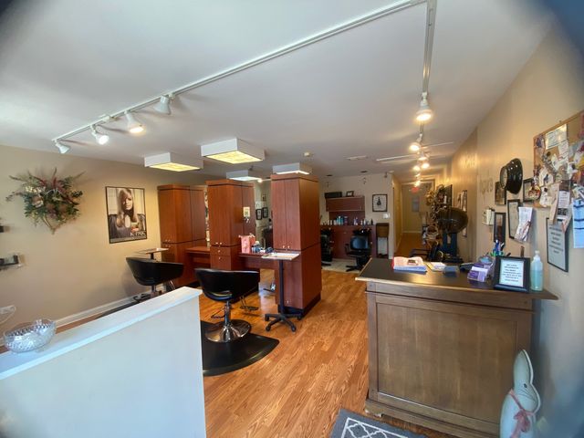 10016 S Roberts Road 1-South, Palos Hills, IL 60465