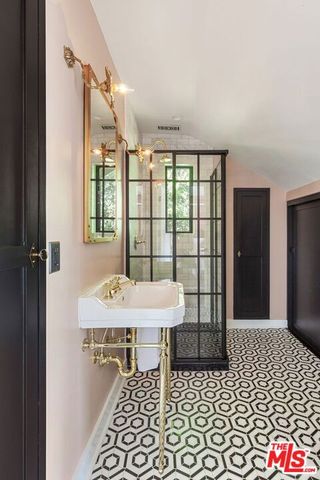 811 N Occidental Boulevard, Los Angeles, CA 90026