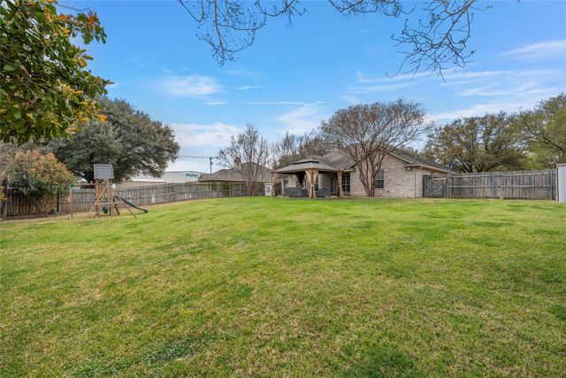 1421 Meadow Mountain Drive, Waco, TX 76712