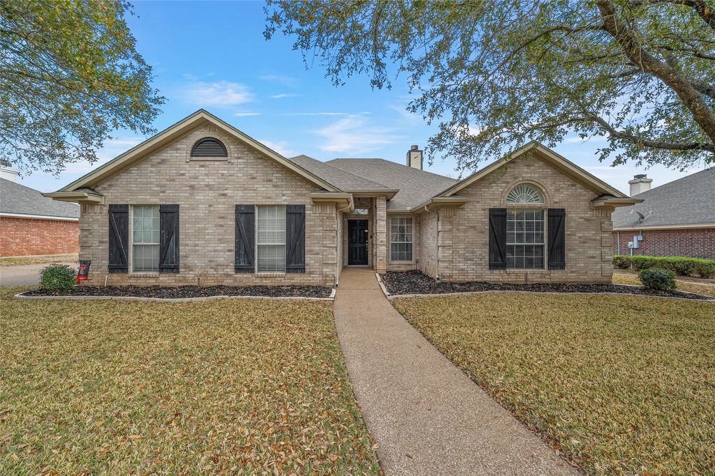 1421 Meadow Mountain Drive, Waco, TX 76712