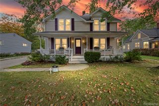 8 Hovey Street, Oxford Village, MI 48371