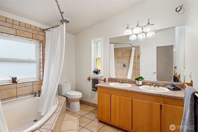 23978 Stottlemeyer Road NE, Poulsbo, WA 98370