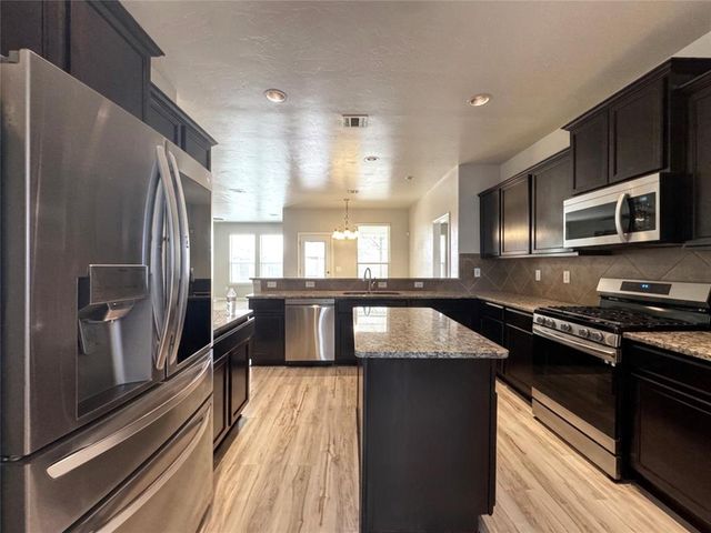 11016 SW 39th Court, Mustang, OK 73064
