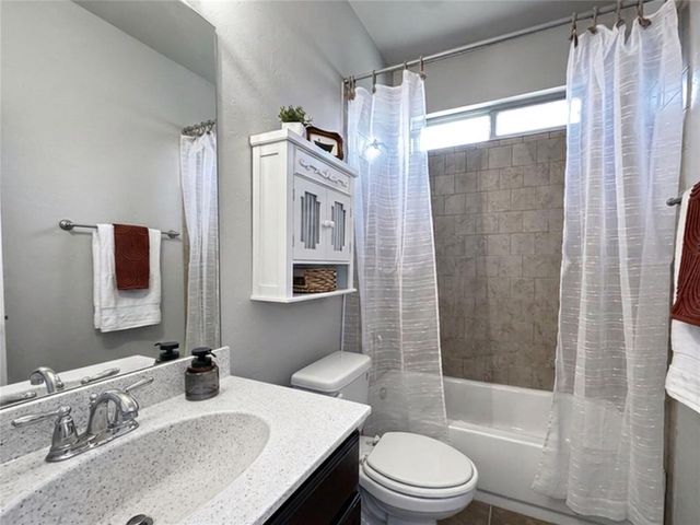 11016 SW 39th Court, Mustang, OK 73064