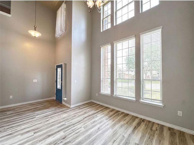 11016 SW 39th Court, Mustang, OK 73064