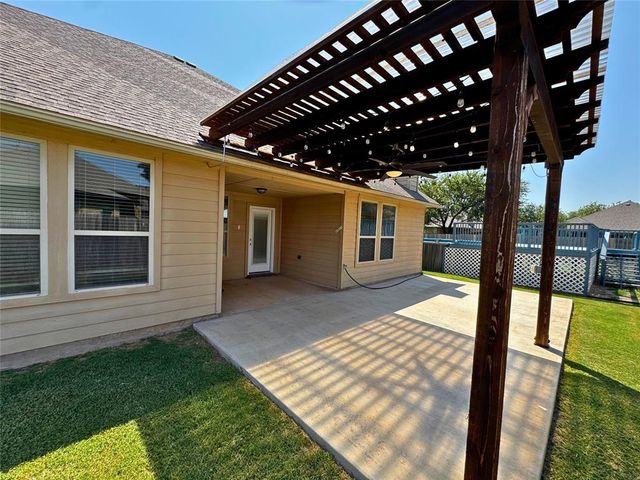 11016 SW 39th Court, Mustang, OK 73064