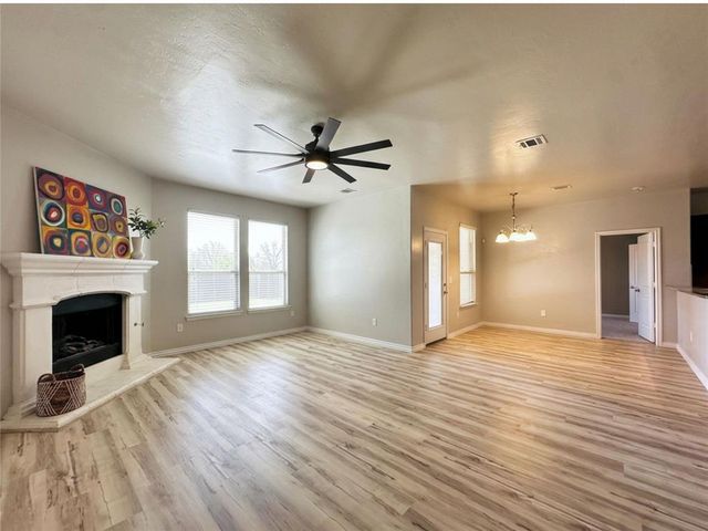 11016 SW 39th Court, Mustang, OK 73064