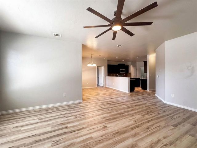 11016 SW 39th Court, Mustang, OK 73064