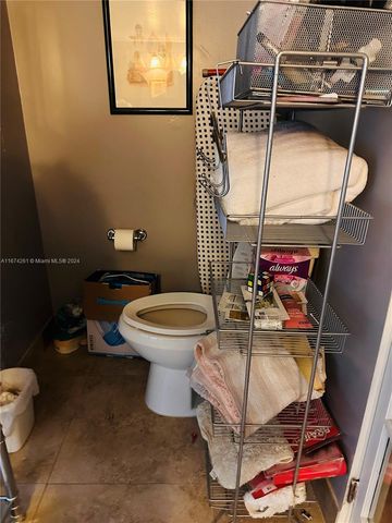 523 S 61st Ave, Hollywood, FL 33023