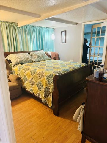 523 S 61st Ave, Hollywood, FL 33023