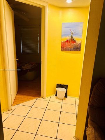 523 S 61st Ave, Hollywood, FL 33023