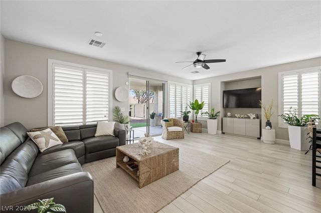 10232 Roma Madre Avenue, Las Vegas, NV 89135