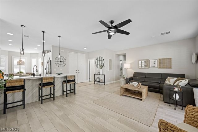 10232 Roma Madre Avenue, Las Vegas, NV 89135