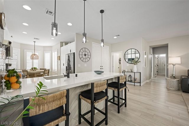 10232 Roma Madre Avenue, Las Vegas, NV 89135