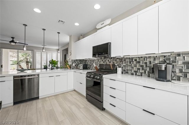 10232 Roma Madre Avenue, Las Vegas, NV 89135