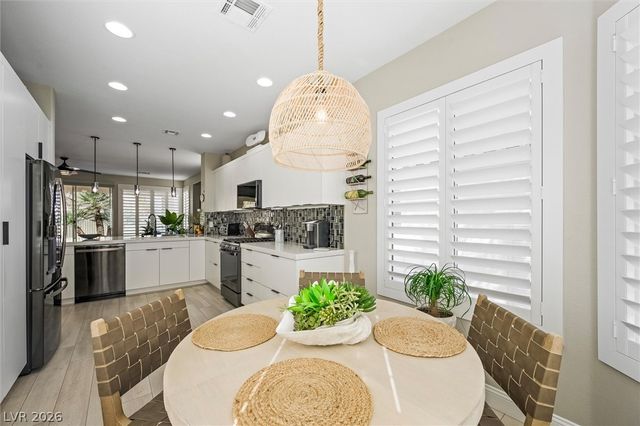 10232 Roma Madre Avenue, Las Vegas, NV 89135