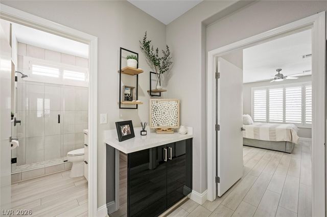 10232 Roma Madre Avenue, Las Vegas, NV 89135