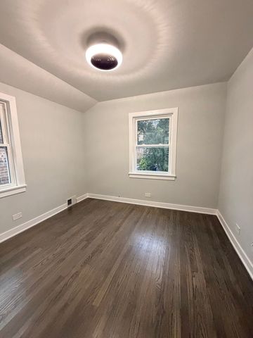 3024 W Fargo Avenue, Chicago, IL 60645