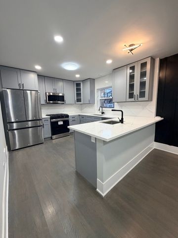 3024 W Fargo Avenue, Chicago, IL 60645