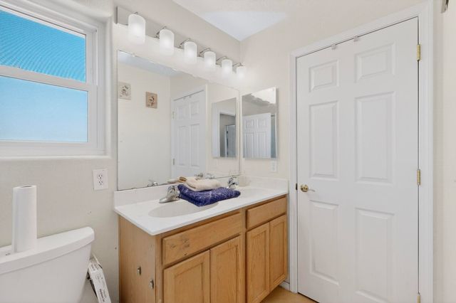 32 Sunset Canyon Lane, Santa Fe, NM 87508